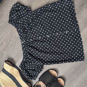Club Monaco Off-the-shoulder Short Sleeve Black w/ White & Blue Polka Do…